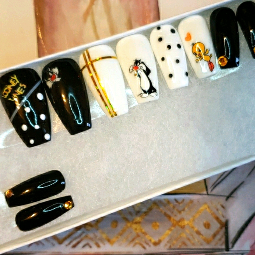 Sylvester &Tweety reusable gel press on nails